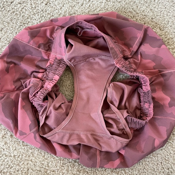 Lululemon Hotty Hot Short 2.5” Size 12 - Picture 7 of 8